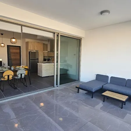 Pearl Apartment *