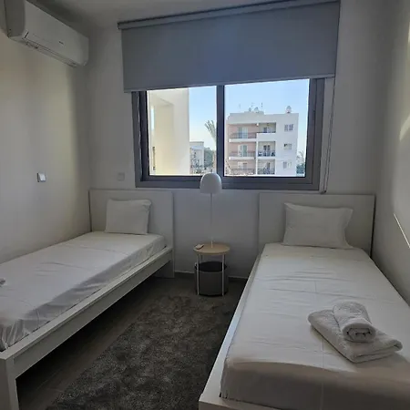 Pearl * Larnaca